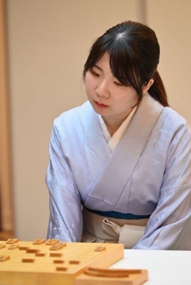 西山朋佳さん