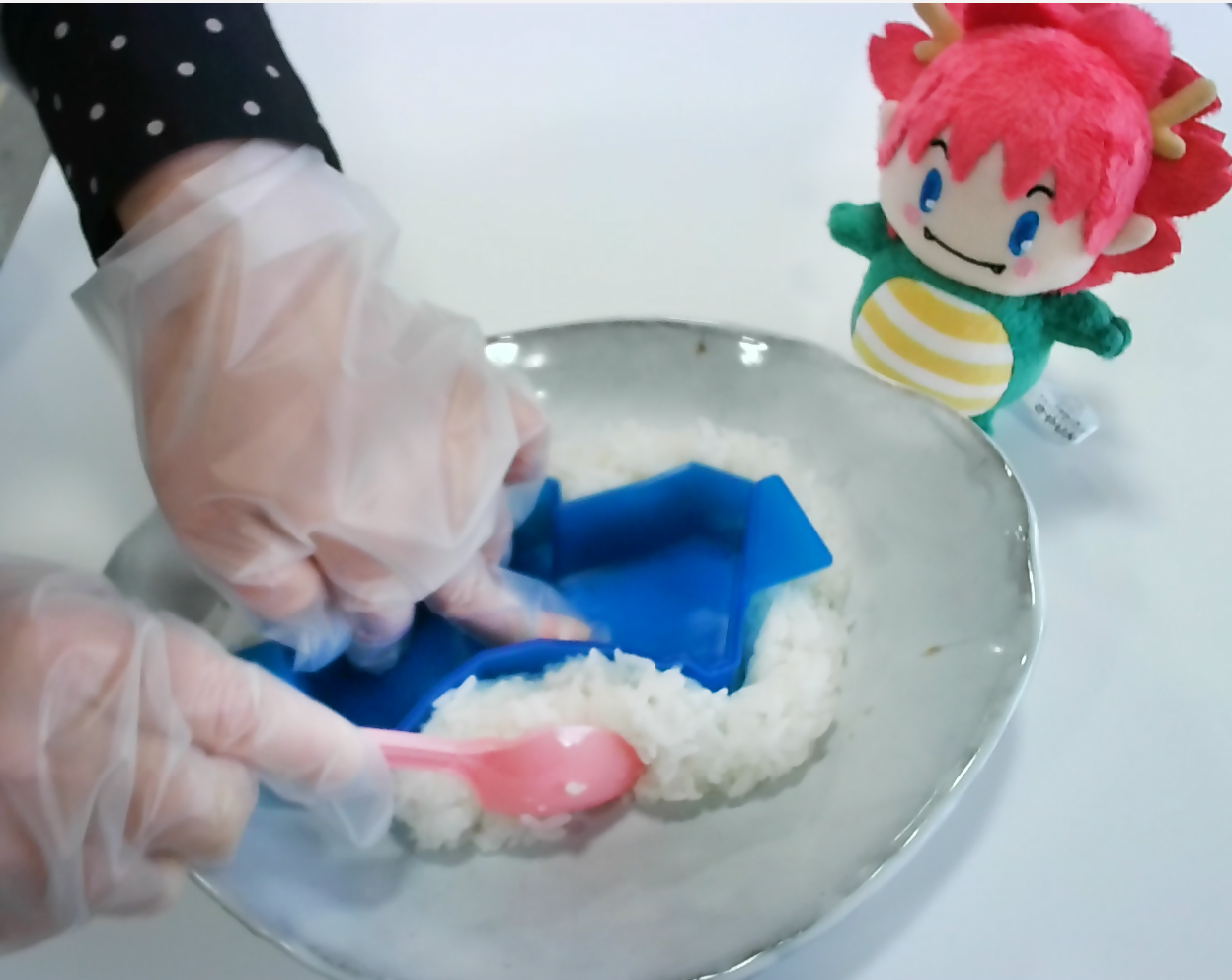 狭山池ダムカレー築造キットを使った堤の築造