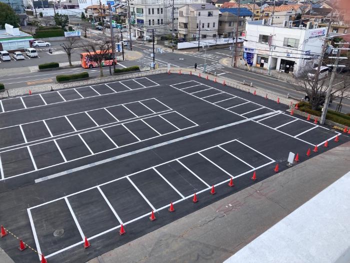 現在の駐車場の区画線状況、別角度