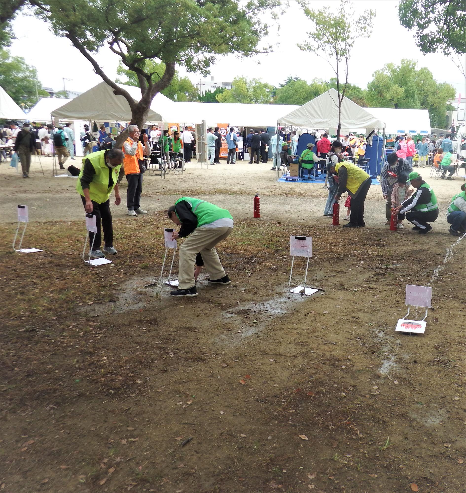 水消火器体験（自主防災組織）