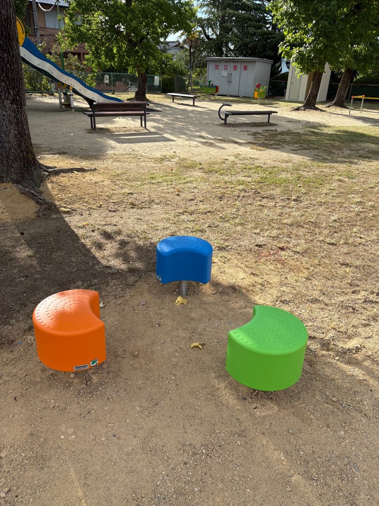 bench002