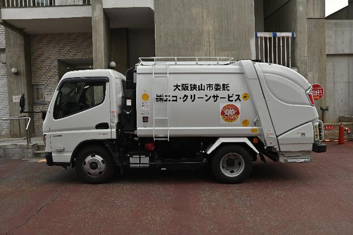 見守り活動の車両とステッカー