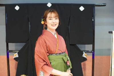 女流棋士室谷由紀さん写真
