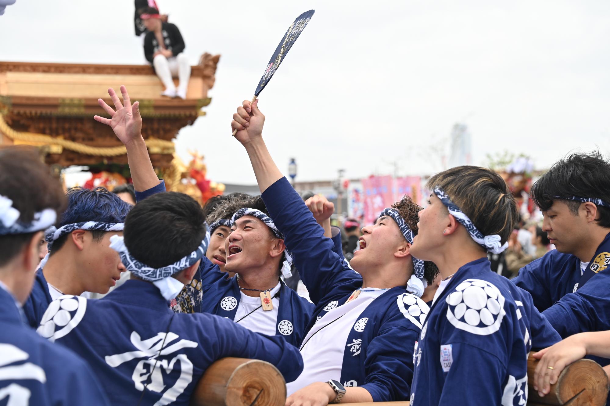 会場でもりあがる前田地車保存会の皆さん