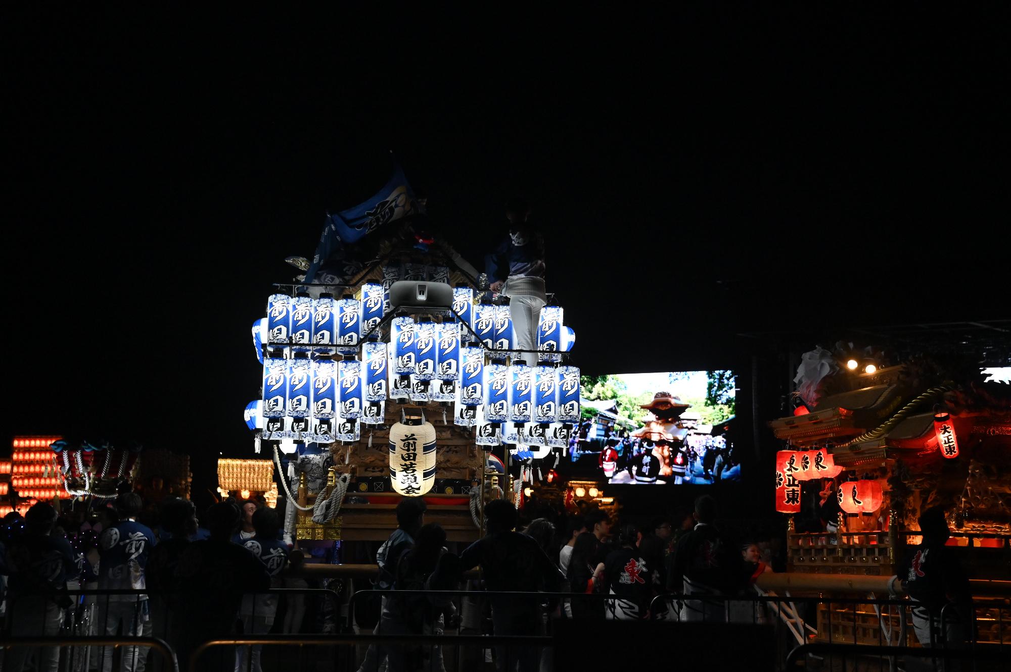 万博会場で夜間展示