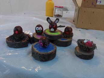 どんぐり工作。