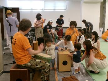 親子であそぼうドンドコドン