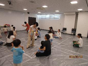 親子でルンルン♪リトミック