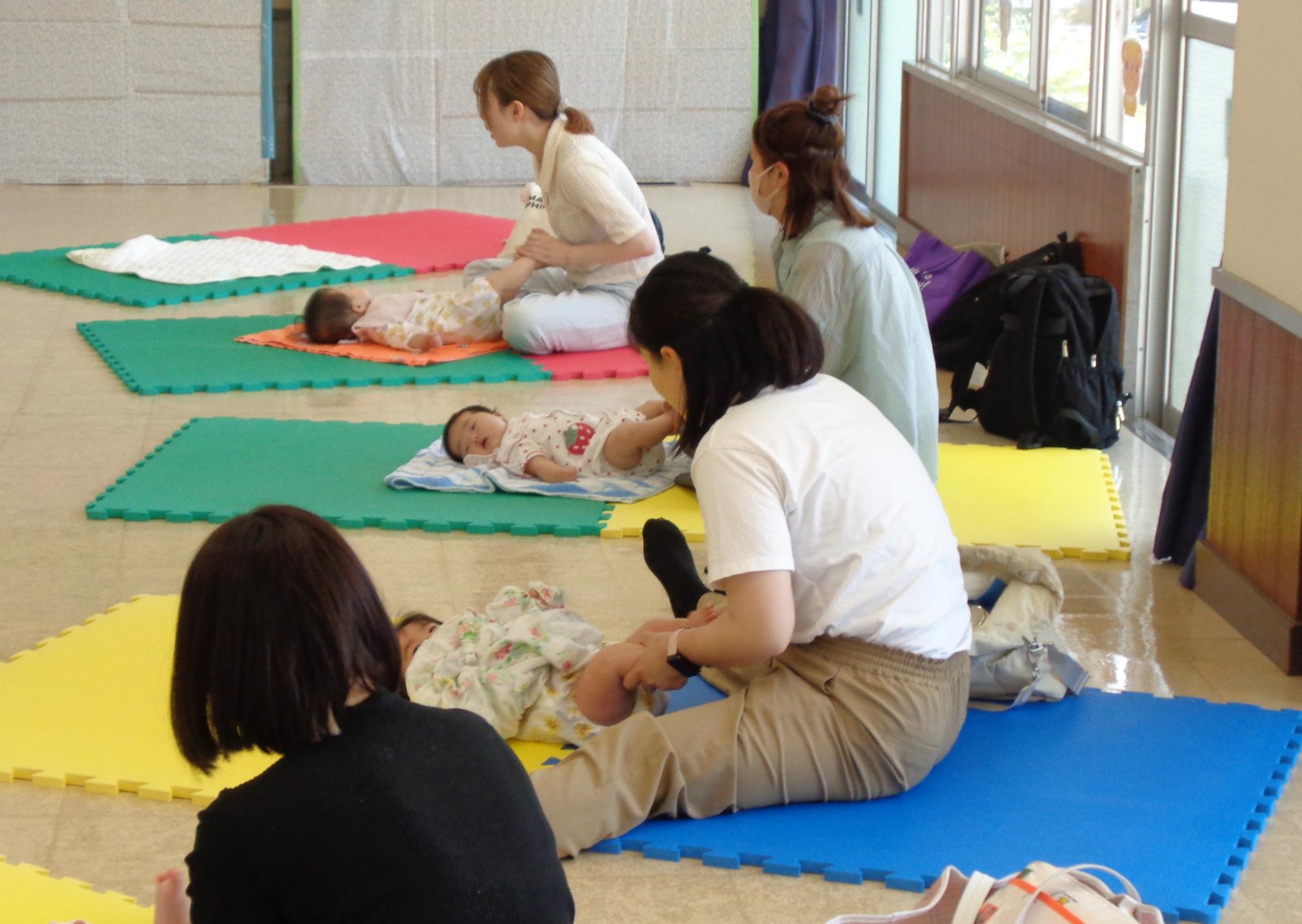 ふれあい遊び(きゅうり)