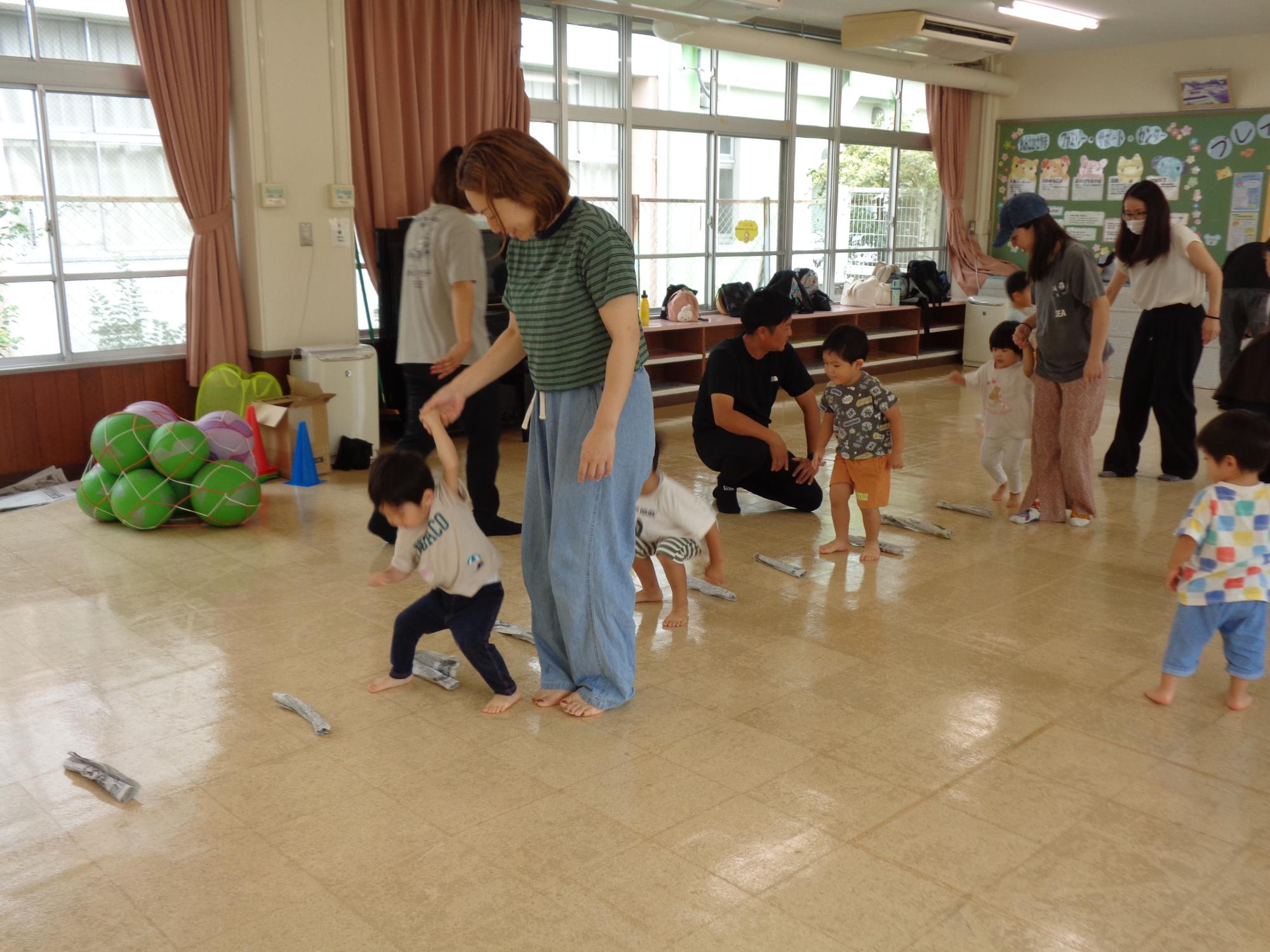 新聞紙あそび3