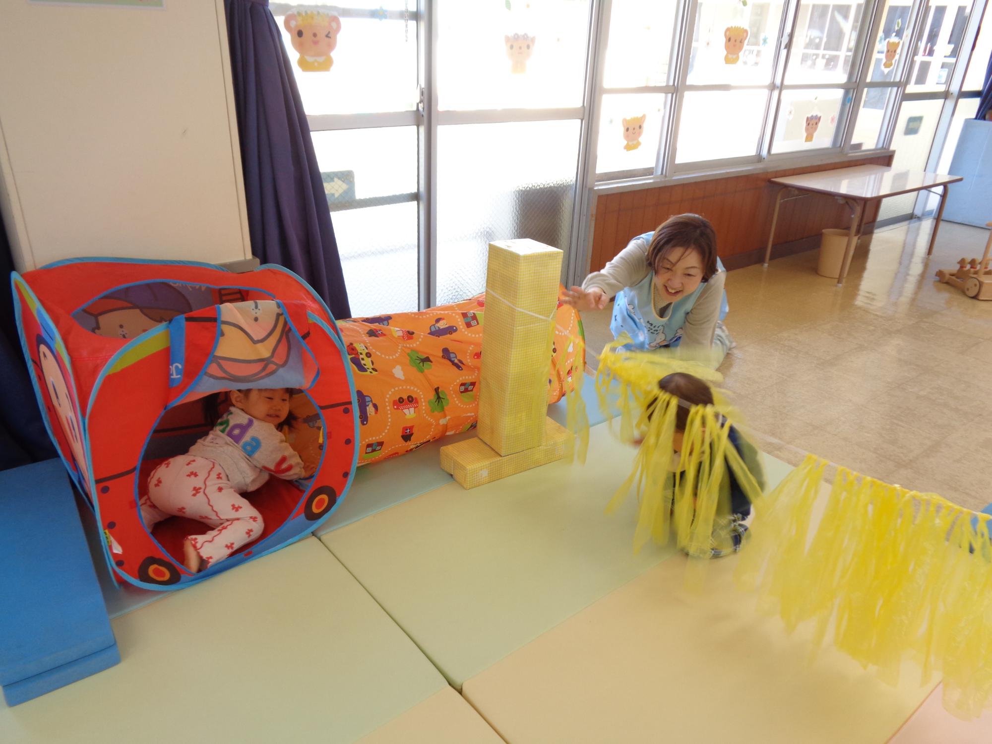 トンネルくぐり