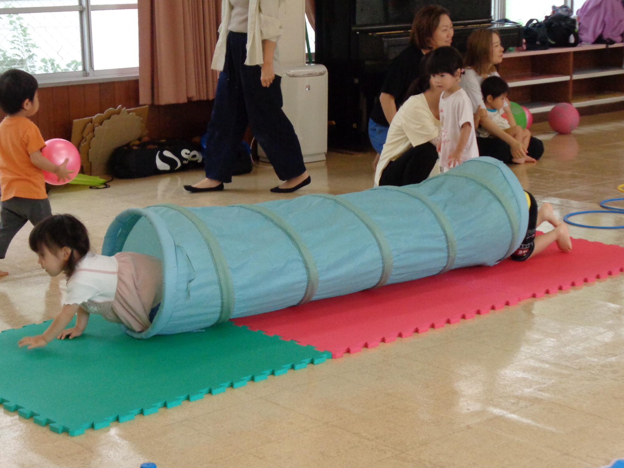 トンネル