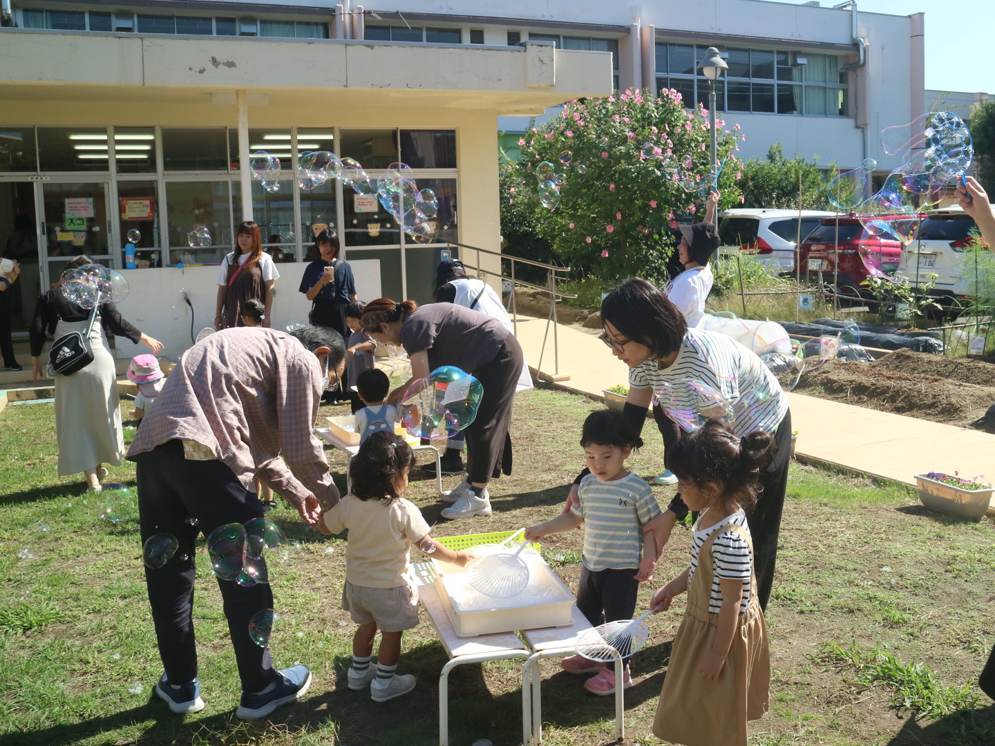 しゃぼんだまする