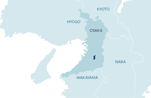 関西の広域地図の中で大阪狭山市の位置を示す地図。南河内地域にあり、大阪府南東部に位置する。
